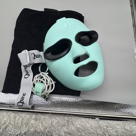 Qure Skincare LED Light Therapy Face Mask